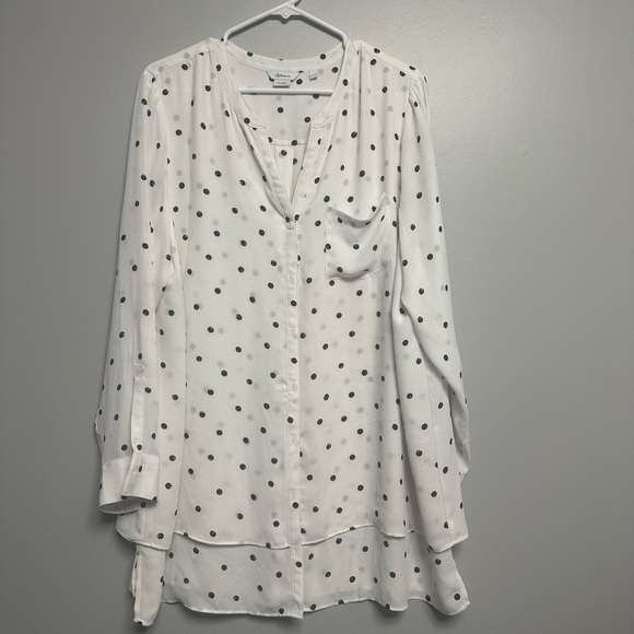 **3 for $15**Reitmans White Polka Dot Blouse - Picture 1 of 5
